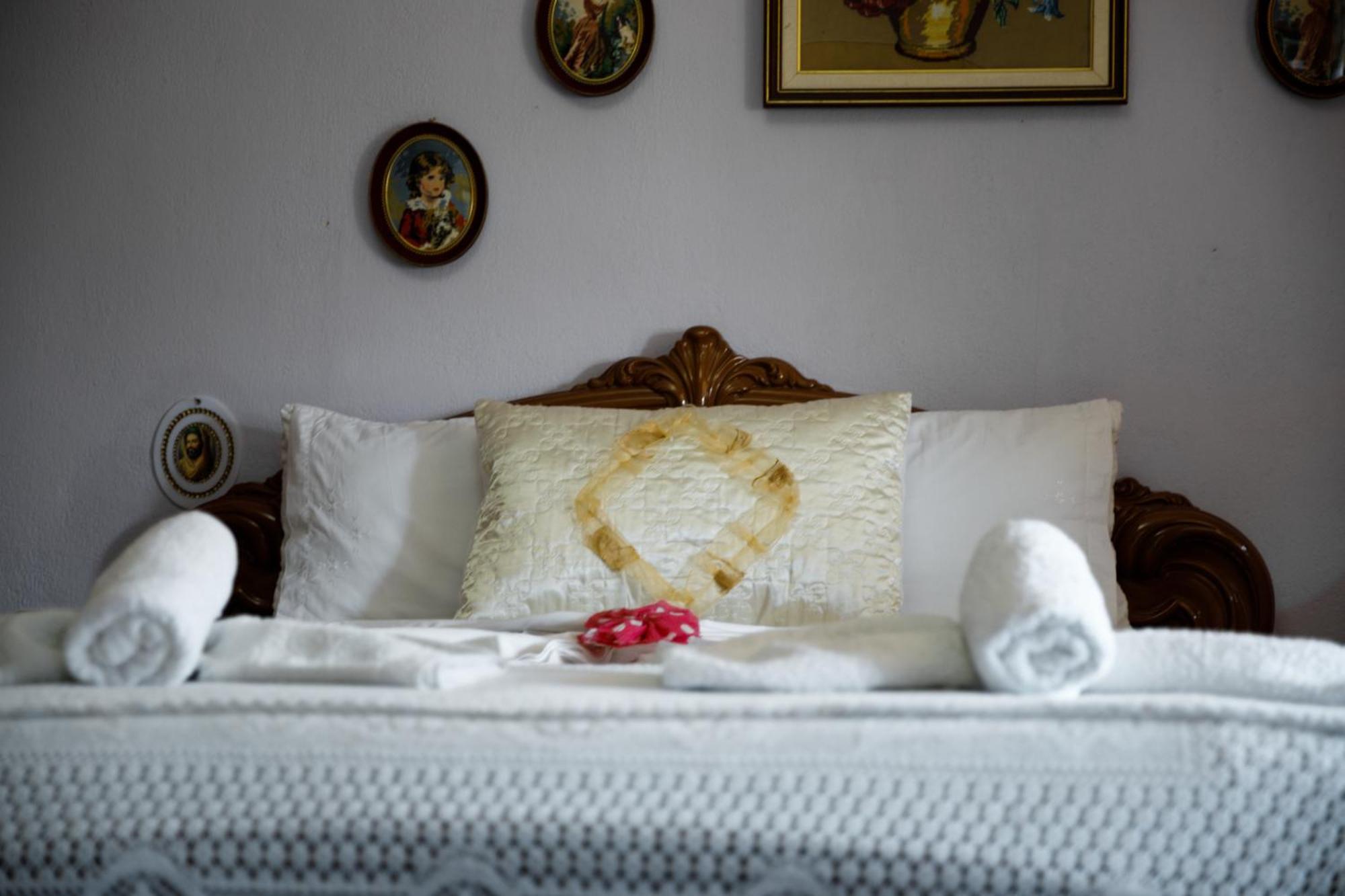 Leka Guesthouse Гірокастра Екстер'єр фото
