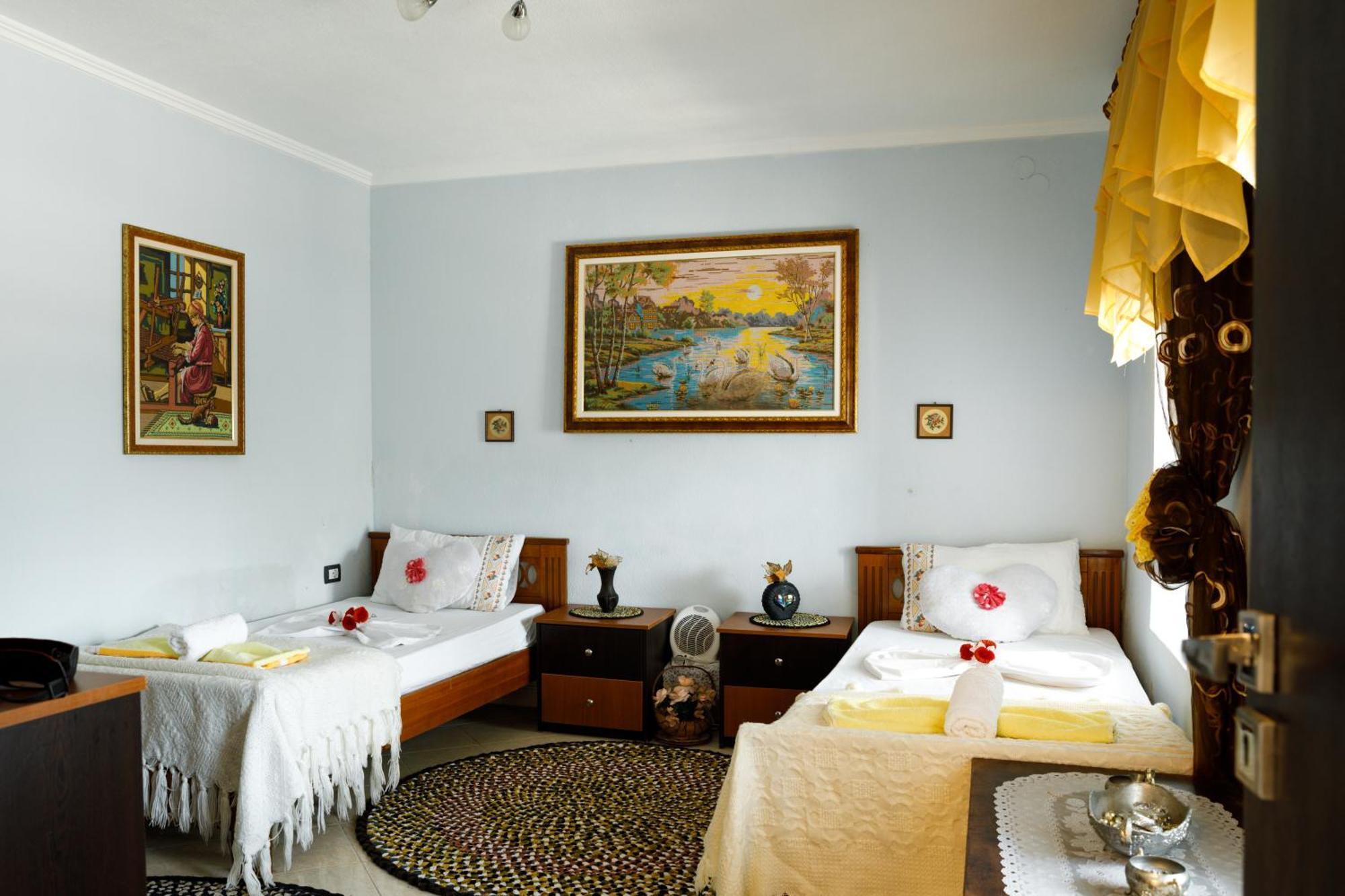 Leka Guesthouse Гірокастра Екстер'єр фото