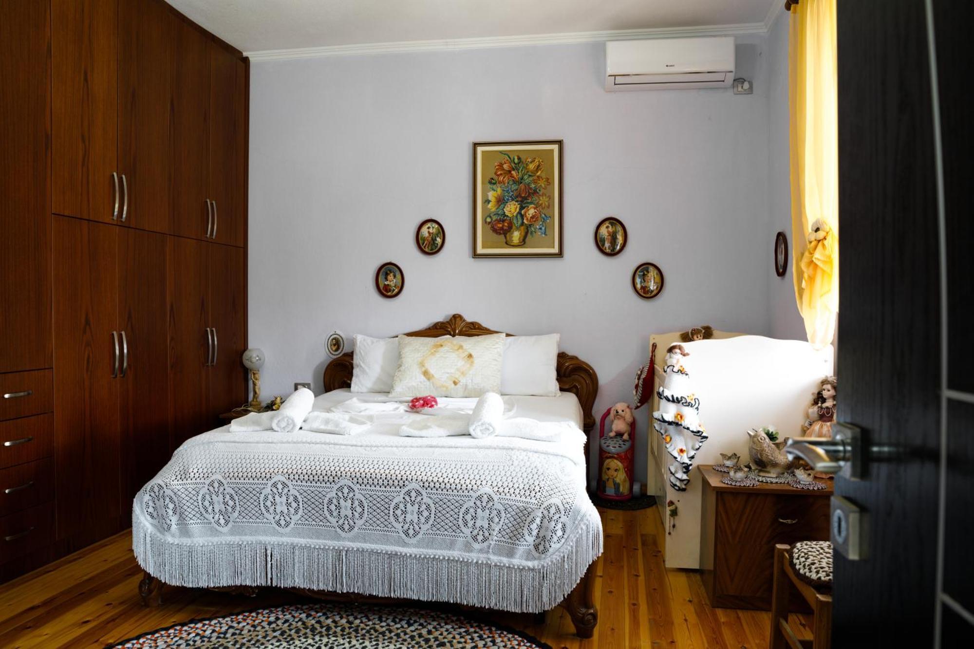 Leka Guesthouse Гірокастра Екстер'єр фото