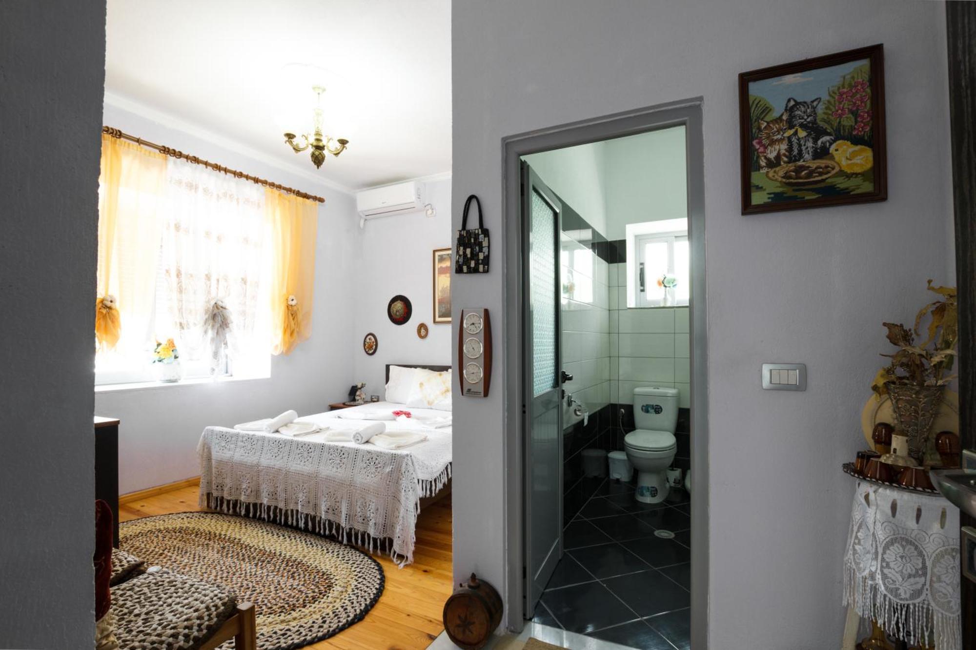 Leka Guesthouse Гірокастра Екстер'єр фото