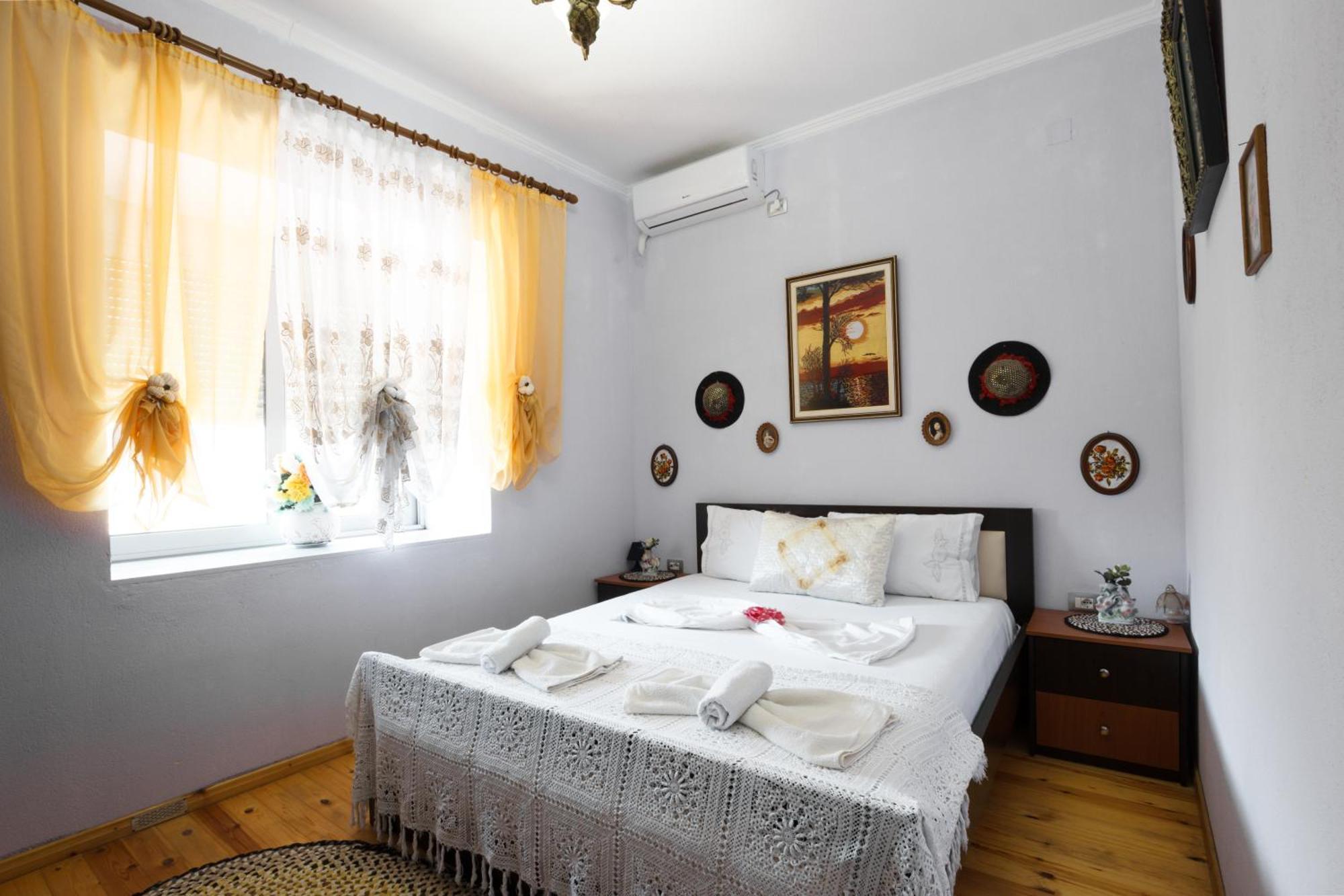 Leka Guesthouse Гірокастра Екстер'єр фото